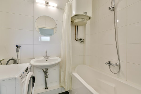Medium property photo - Zuid-Hollandstraat 104-3, 1082 EM Amsterdam